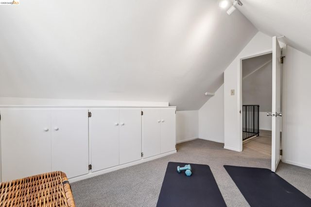 1165 Harvard Rd, Piedmont, CA 94610