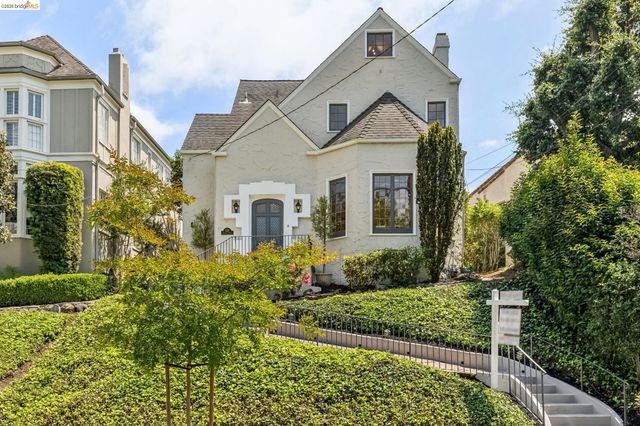 1165 Harvard Rd, Piedmont, CA 94610