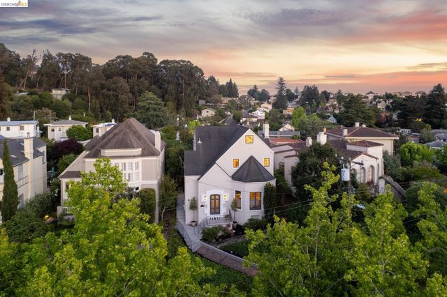 1165 Harvard Rd, Piedmont, CA 94610