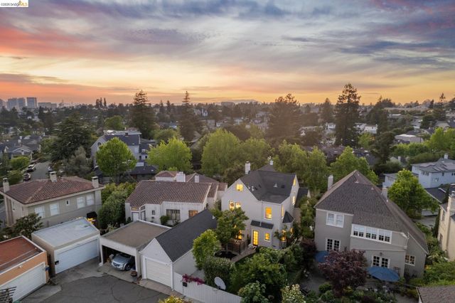1165 Harvard Rd, Piedmont, CA 94610