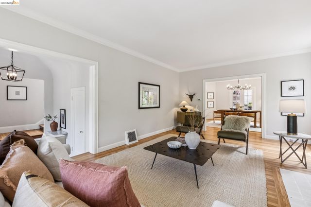 1165 Harvard Rd, Piedmont, CA 94610