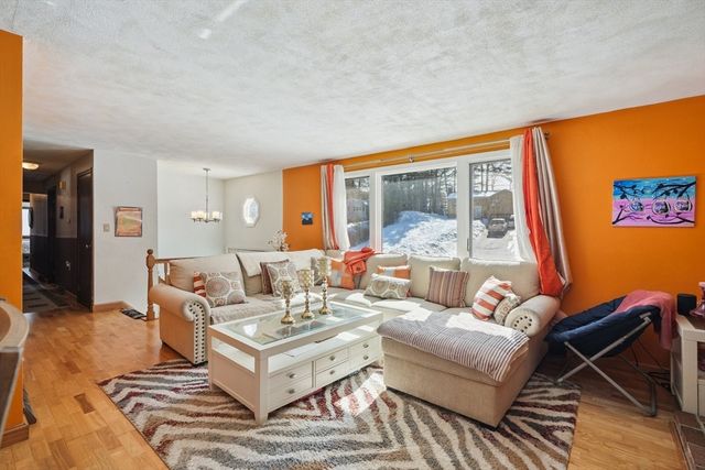 7 Balsam Dr, Townsend, MA 01469