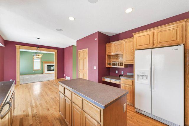 7716 7th Street N, Oakdale, MN 55128