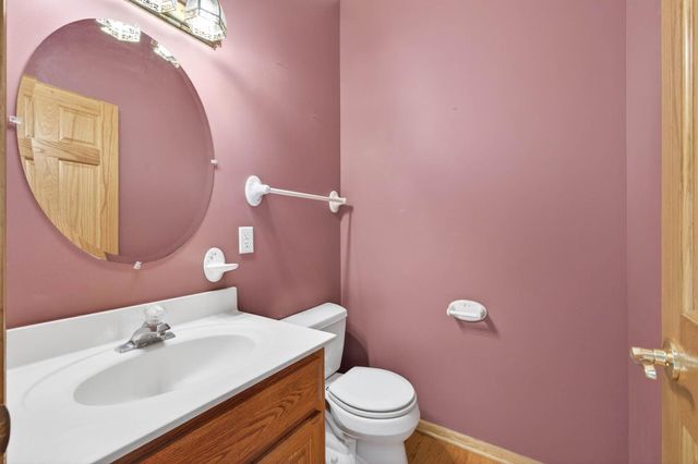 7716 7th Street N, Oakdale, MN 55128