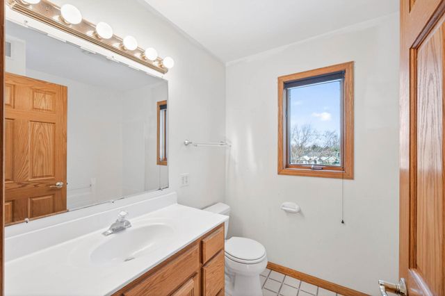 7716 7th Street N, Oakdale, MN 55128