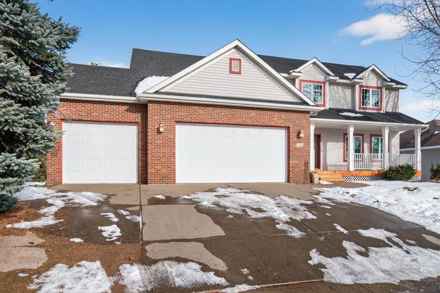 7716 7th Street N, Oakdale, MN 55128