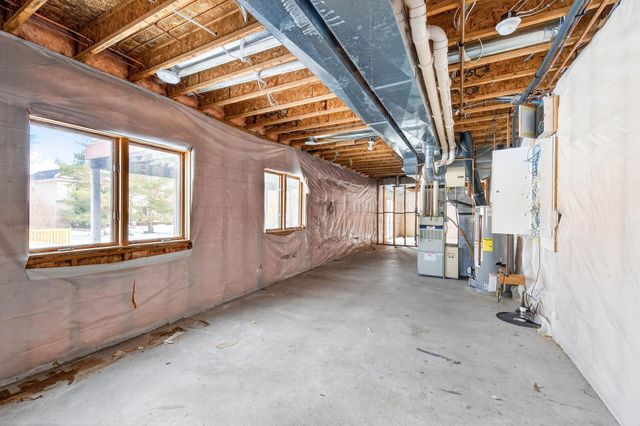 7716 7th Street N, Oakdale, MN 55128