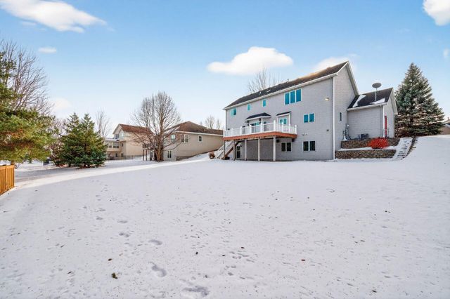 7716 7th Street N, Oakdale, MN 55128