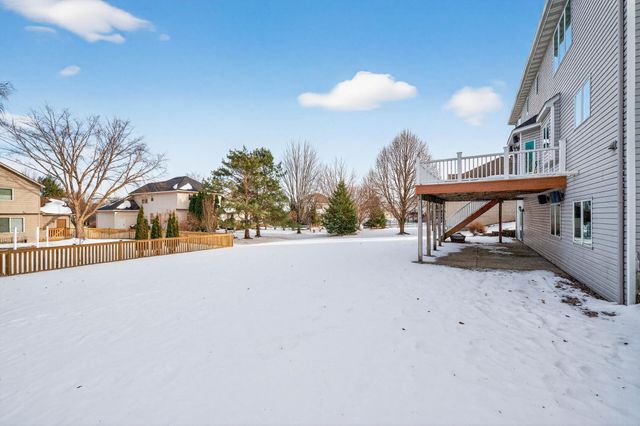 7716 7th Street N, Oakdale, MN 55128