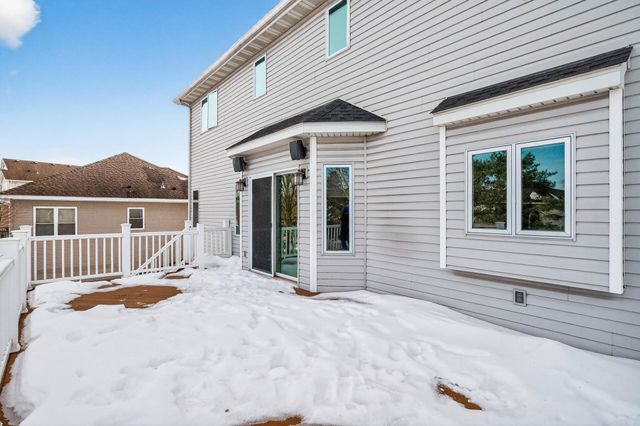 7716 7th Street N, Oakdale, MN 55128