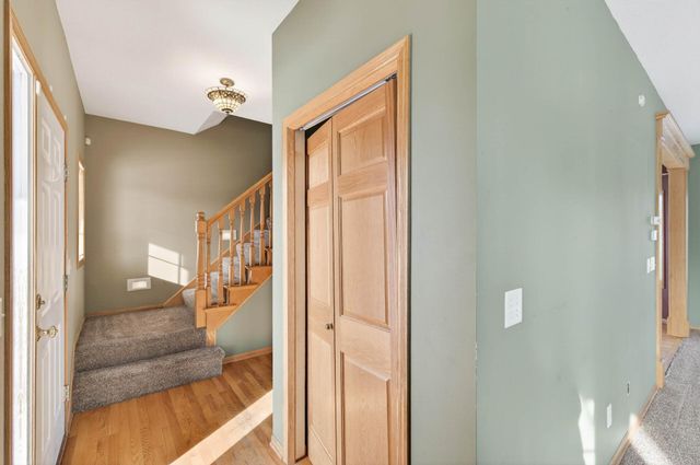 7716 7th Street N, Oakdale, MN 55128