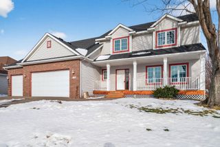 7716 7th Street N, Oakdale, MN 55128