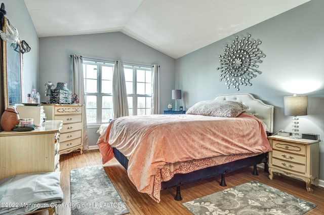 590 Beachway Avenue, Keansburg, NJ 07734