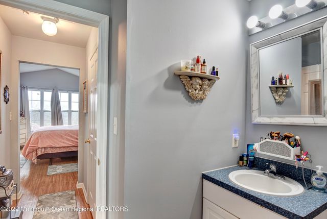 590 Beachway Avenue, Keansburg, NJ 07734