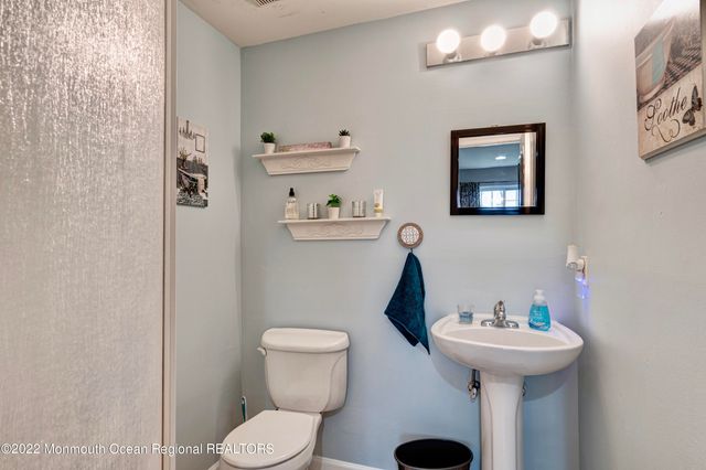 590 Beachway Avenue, Keansburg, NJ 07734