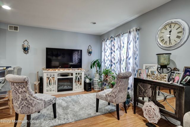 590 Beachway Avenue, Keansburg, NJ 07734