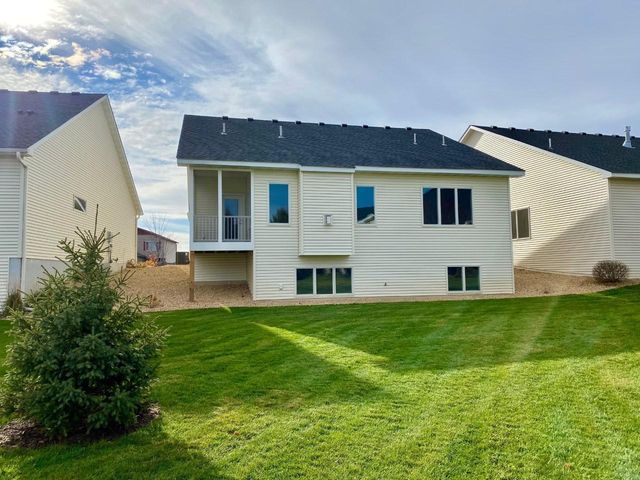 1072 36th Street W, Hastings, MN 55033