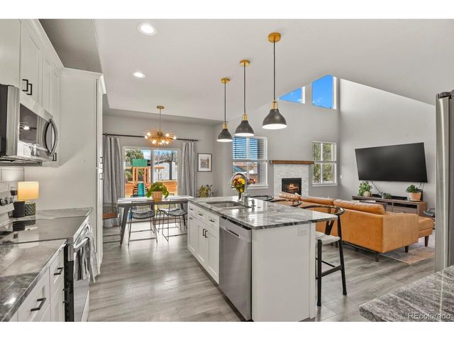 212 E Mountain View Ave, Longmont, CO 80501