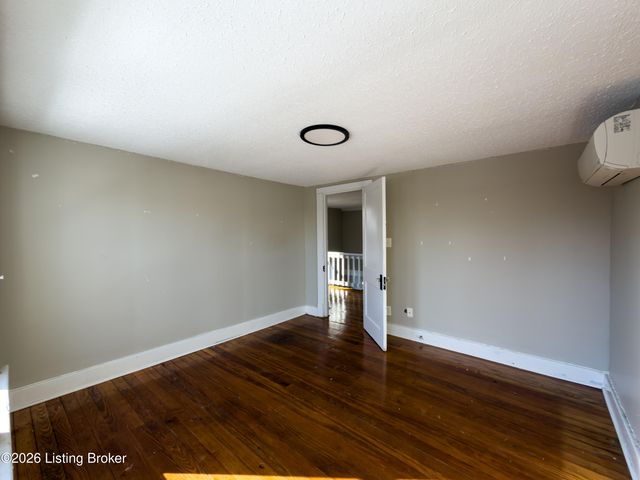 4010 S 3rd St, Louisville, KY 40214