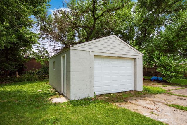1097 Loretta Avenue, Columbus, OH 43211