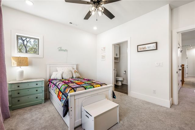 8805 W Milky Way, Bentonville, AR 72713