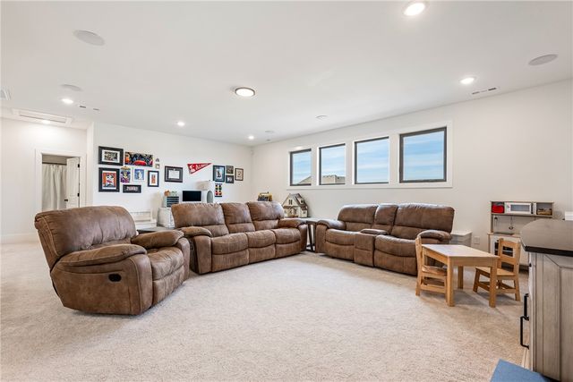 8805 W Milky Way, Bentonville, AR 72713