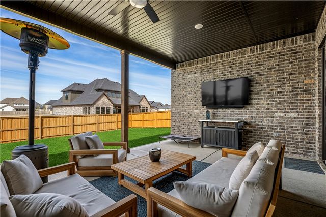 8805 W Milky Way, Bentonville, AR 72713