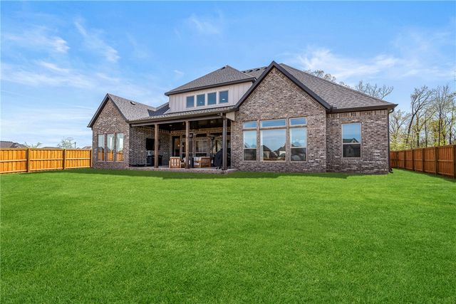 8805 W Milky Way, Bentonville, AR 72713