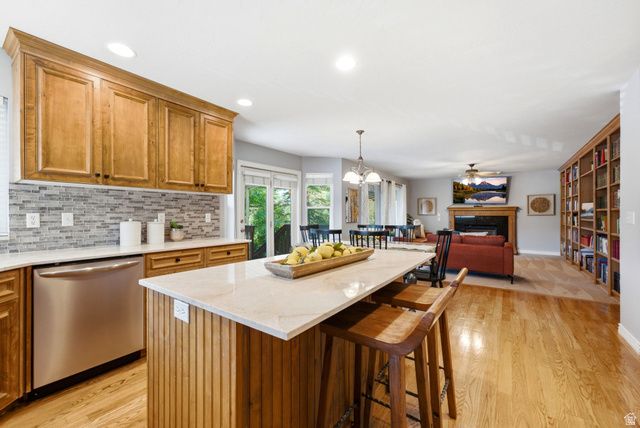 7126 S GRIFFITHS PL, Cottonwood Heights, UT 84121