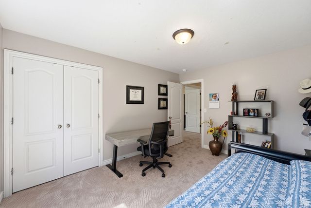 7126 S GRIFFITHS PL, Cottonwood Heights, UT 84121