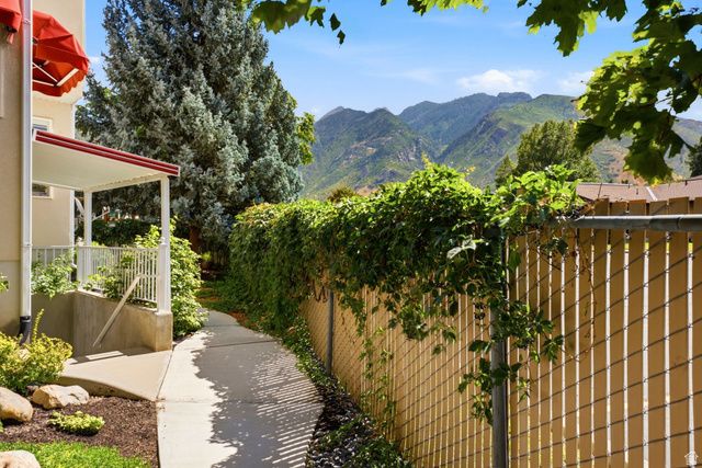 7126 S GRIFFITHS PL, Cottonwood Heights, UT 84121