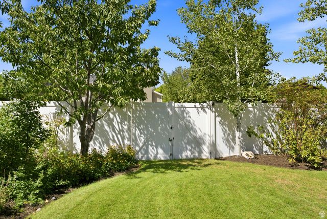 7126 S GRIFFITHS PL, Cottonwood Heights, UT 84121