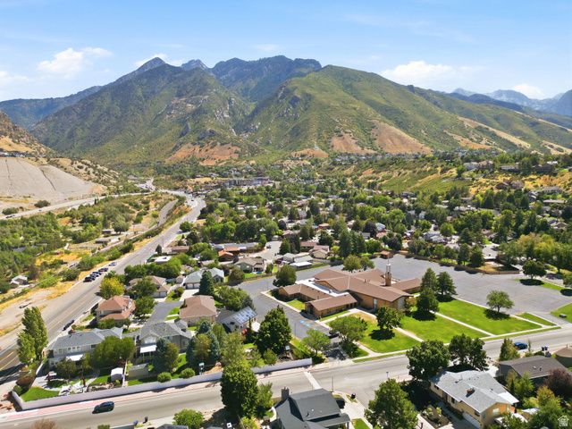 7126 S GRIFFITHS PL, Cottonwood Heights, UT 84121