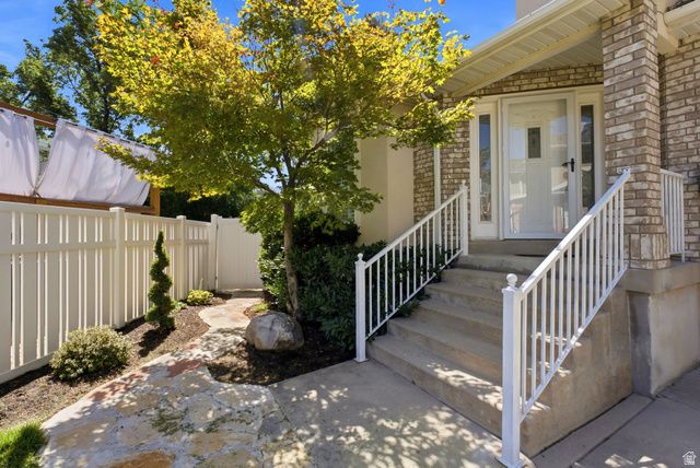 7126 S GRIFFITHS PL, Cottonwood Heights, UT 84121
