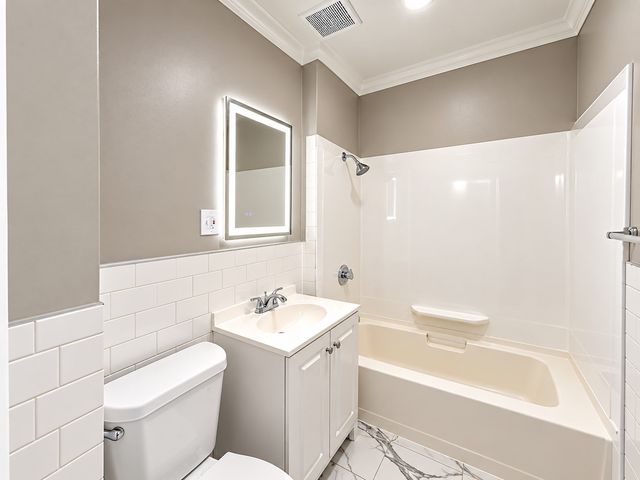 208-210 Bruce St 3, Lawrence, MA 01841