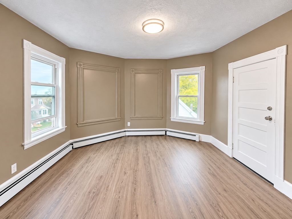 208-210 Bruce St 3, Lawrence, MA 01841