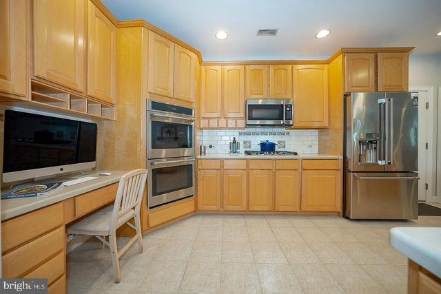 406 MERION HILL LN, Conshohocken, PA 19428