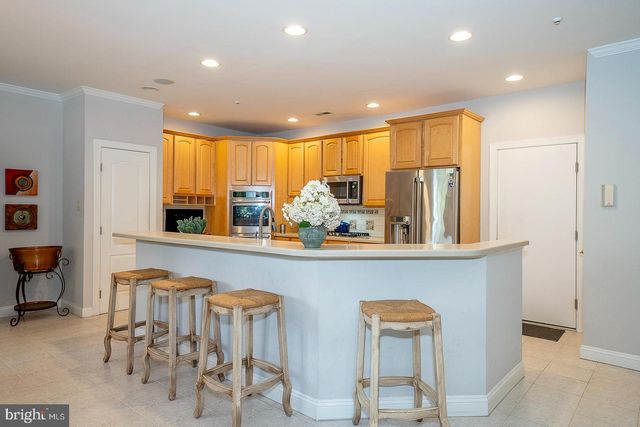 406 MERION HILL LN, Conshohocken, PA 19428