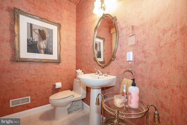 406 MERION HILL LN, Conshohocken, PA 19428