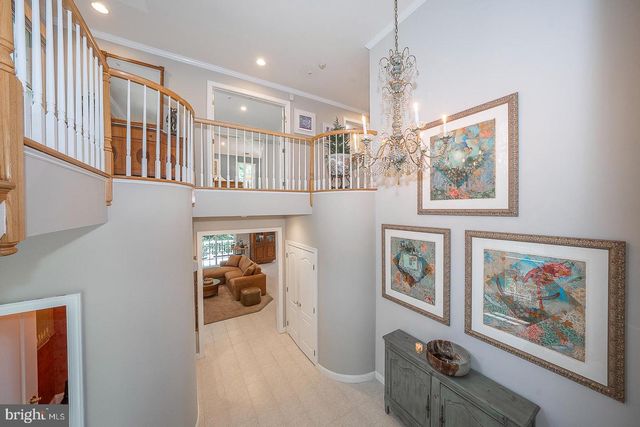 406 MERION HILL LN, Conshohocken, PA 19428