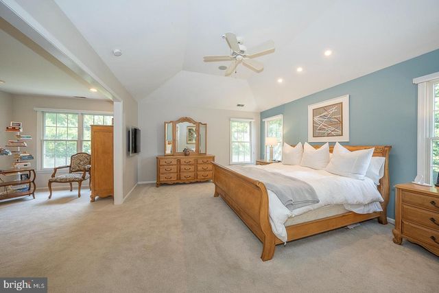 406 MERION HILL LN, Conshohocken, PA 19428