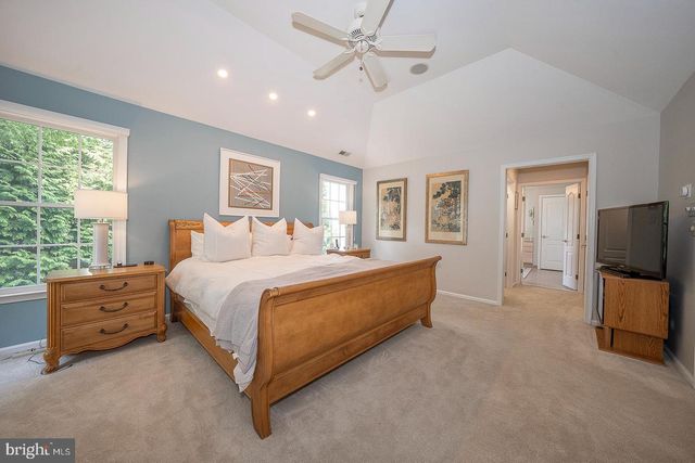 406 MERION HILL LN, Conshohocken, PA 19428