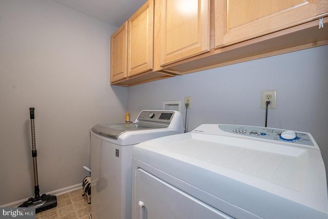 406 MERION HILL LN, Conshohocken, PA 19428