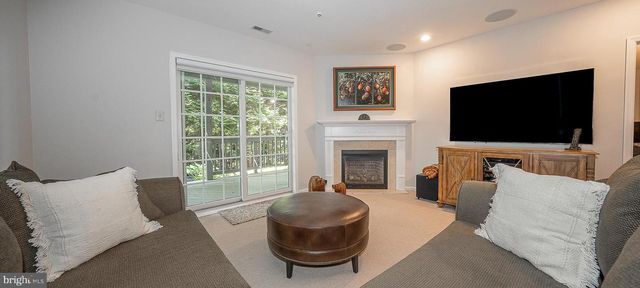 406 MERION HILL LN, Conshohocken, PA 19428