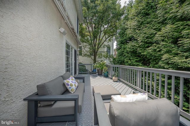 406 MERION HILL LN, Conshohocken, PA 19428