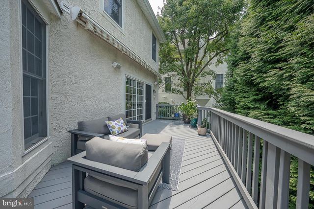 406 MERION HILL LN, Conshohocken, PA 19428