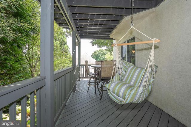 406 MERION HILL LN, Conshohocken, PA 19428