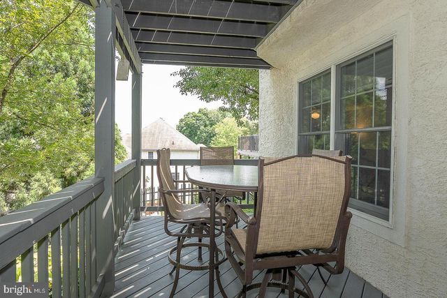 406 MERION HILL LN, Conshohocken, PA 19428