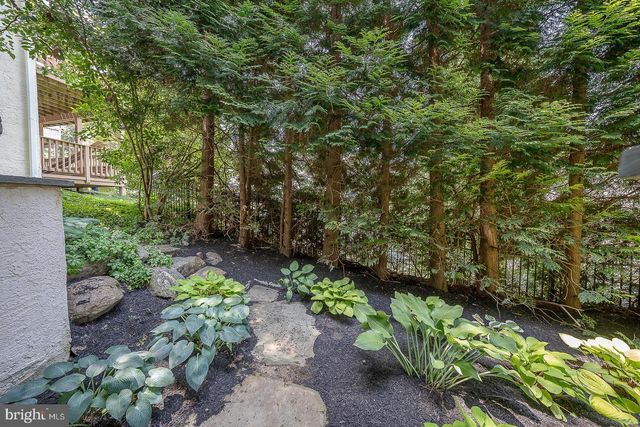 406 MERION HILL LN, Conshohocken, PA 19428