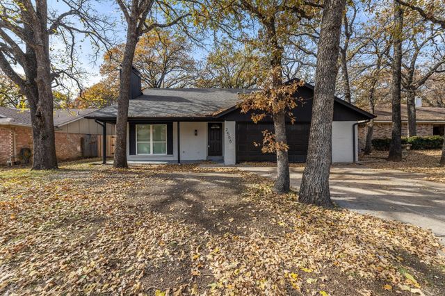 2506 Holt Road, Arlington, TX 76006